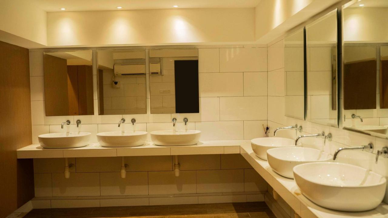 Kaizen Hotel & Suites Melaka Exteriör bild