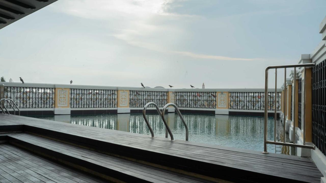 Kaizen Hotel & Suites Melaka Exteriör bild