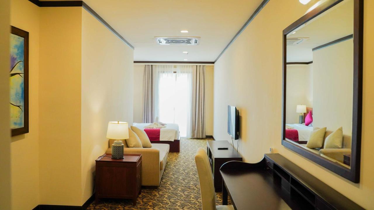 Kaizen Hotel & Suites Melaka Exteriör bild