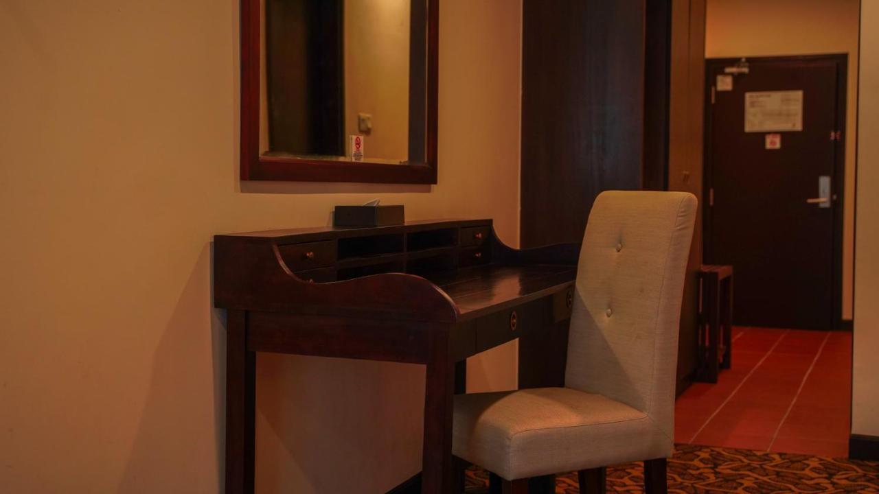 Kaizen Hotel & Suites Melaka Exteriör bild