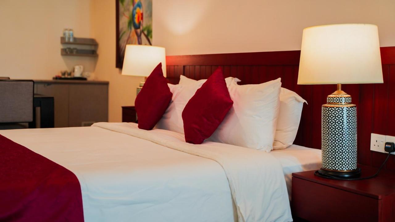 Kaizen Hotel & Suites Melaka Exteriör bild