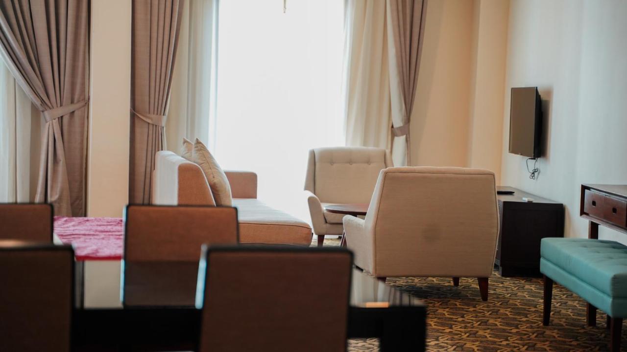 Kaizen Hotel & Suites Melaka Exteriör bild